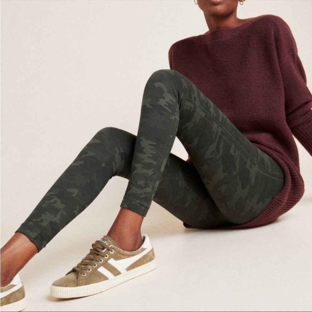 SPANX Look At Me Now  Seamless Leggings-M